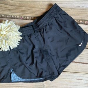 NWOT Nike 2 and 1 black short